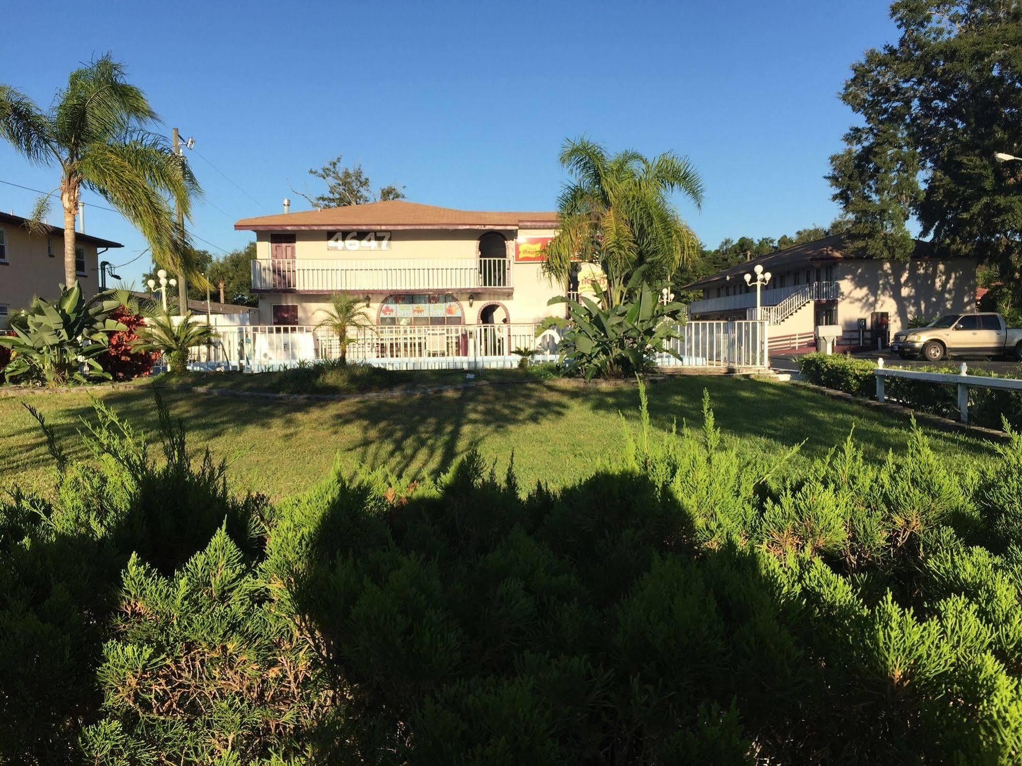 Maple Leaf Inn & Suites Kissimmee Exterior photo