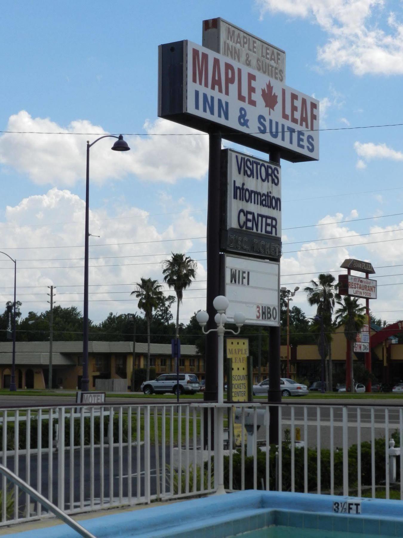 Maple Leaf Inn & Suites Kissimmee Exterior photo